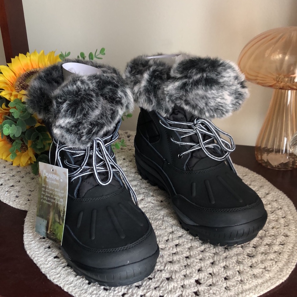 Bearpaw Women's Black and Gray BECKA Boots SZ 9